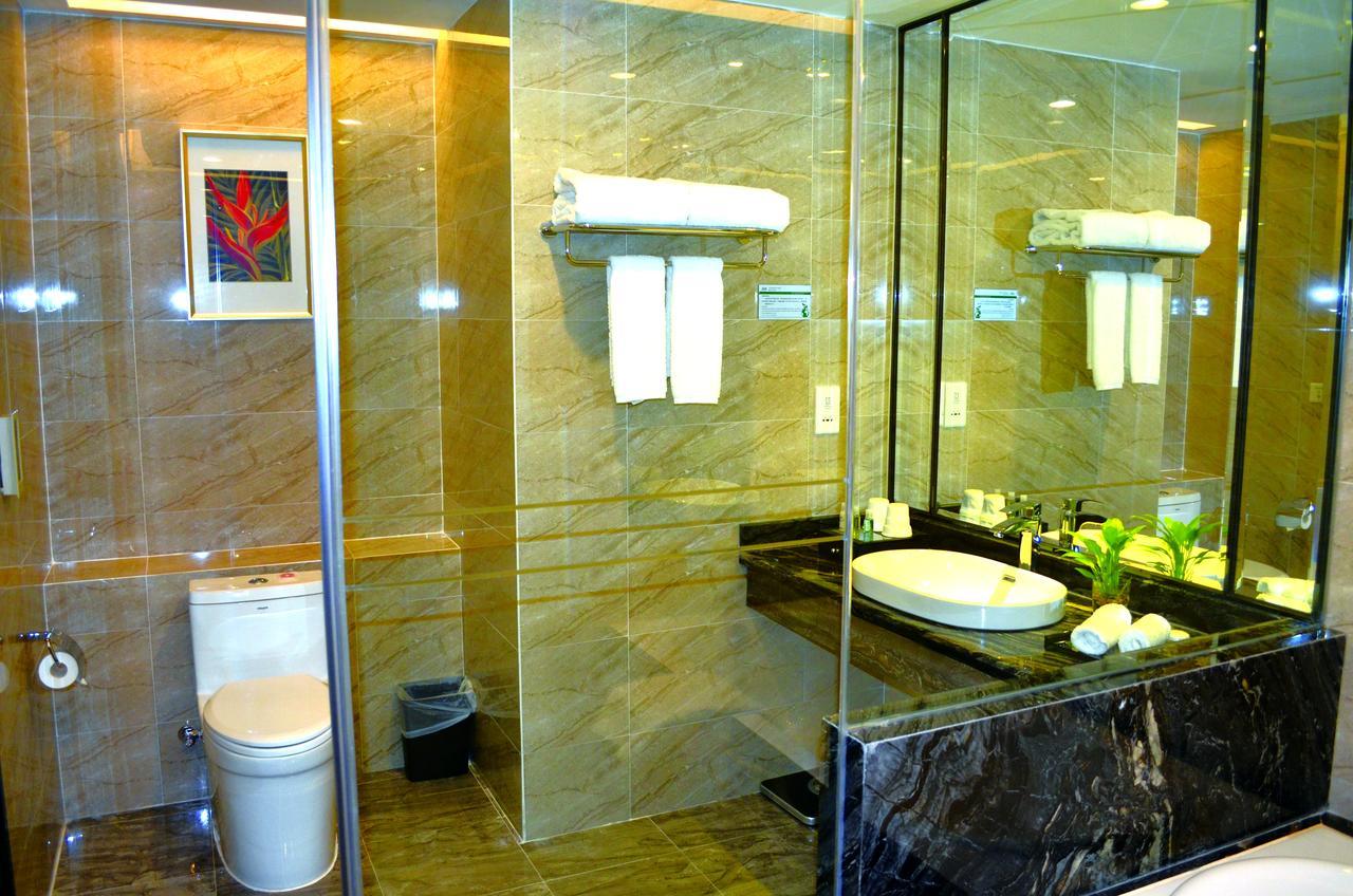 Manhatton Hotel Zhuhai Esterno foto