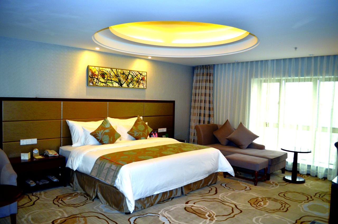 Manhatton Hotel Zhuhai Esterno foto