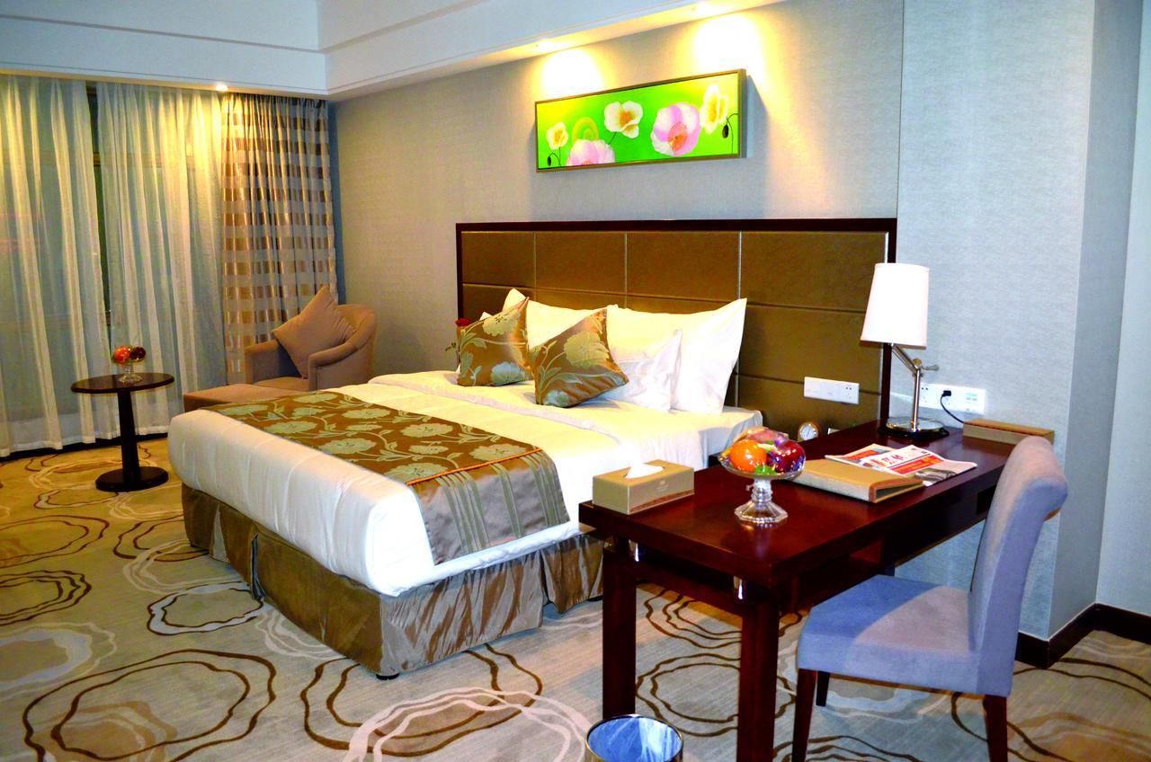 Manhatton Hotel Zhuhai Esterno foto