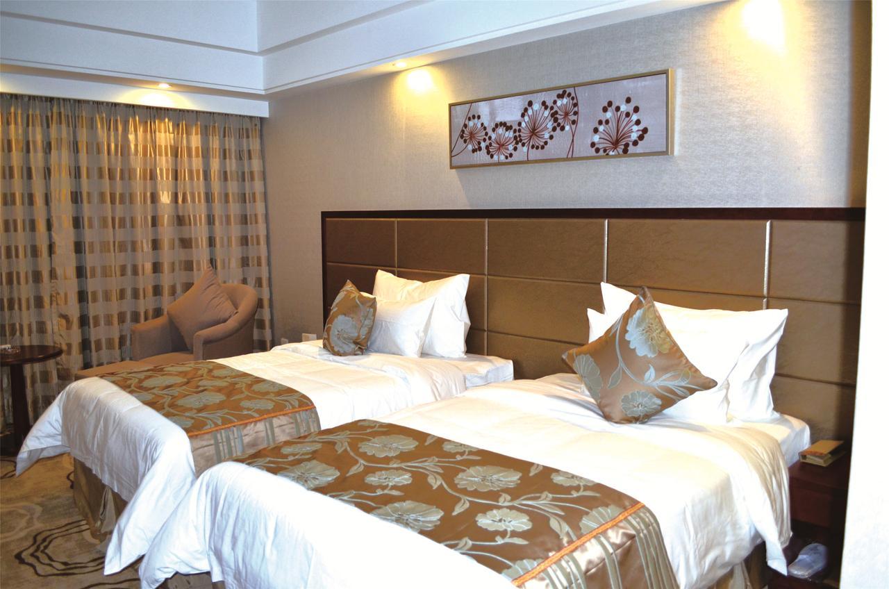 Manhatton Hotel Zhuhai Esterno foto