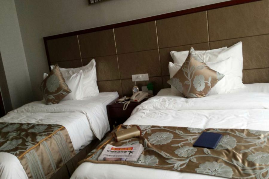 Manhatton Hotel Zhuhai Esterno foto